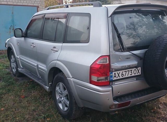Сірий Міцубісі Паджеро, об'ємом двигуна 3.8 л та пробігом 334 тис. км за 8300 $, фото 3 на Automoto.ua