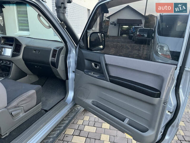 Міцубісі Паджеро 2006 у Дніпро (Дніпропетровську) на Automoto.ua Сірий Міцубісі Паджеро, об'ємом двигуна 3 л та пробігом 252 тис. км за 12500 $, фото 12 на Automoto.ua