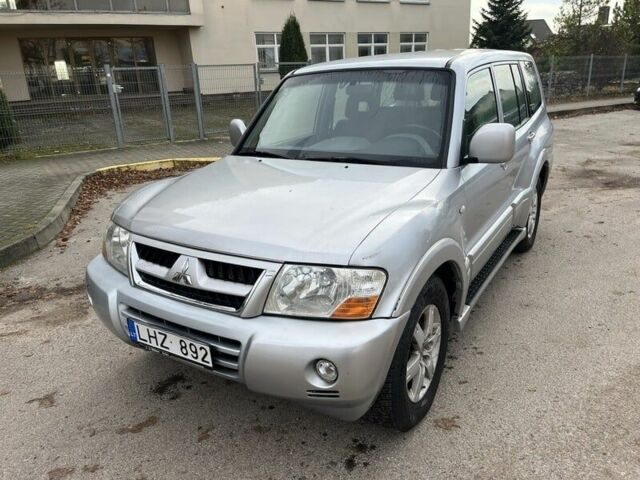 Сірий Міцубісі Паджеро, об'ємом двигуна 3.2 л та пробігом 327 тис. км за 2700 $, фото 1 на Automoto.ua