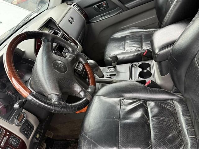 Серый Мицубиси Паджеро, объемом двигателя 3.2 л и пробегом 266 тыс. км за 4300 $, фото 6 на Automoto.ua