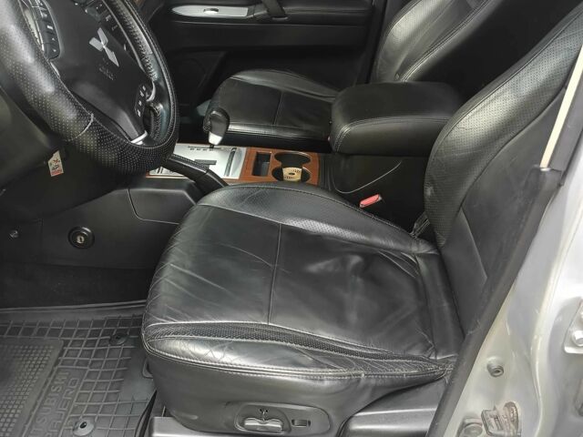 Серый Мицубиси Паджеро, объемом двигателя 3.8 л и пробегом 320 тыс. км за 9700 $, фото 11 на Automoto.ua