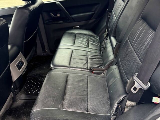 Серый Мицубиси Паджеро, объемом двигателя 3.5 л и пробегом 214 тыс. км за 6800 $, фото 2 на Automoto.ua