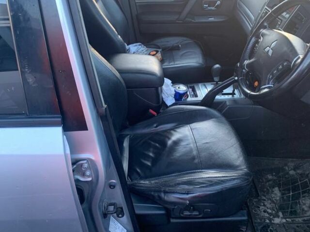 Серый Мицубиси Паджеро, объемом двигателя 3.2 л и пробегом 150 тыс. км за 4062 $, фото 5 на Automoto.ua