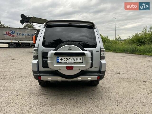 Сірий Міцубісі Паджеро, об'ємом двигуна 2.97 л та пробігом 187 тис. км за 10500 $, фото 6 на Automoto.ua