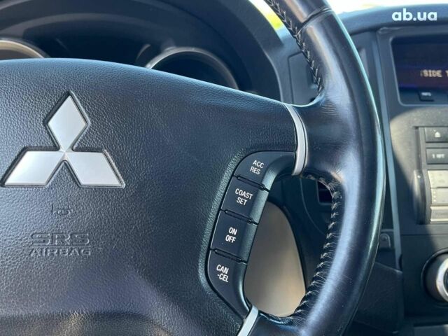 Сірий Міцубісі Паджеро, об'ємом двигуна 3 л та пробігом 162 тис. км за 11990 $, фото 18 на Automoto.ua