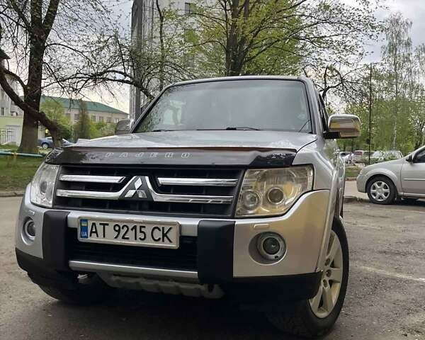 Серый Мицубиси Паджеро, объемом двигателя 3.8 л и пробегом 243 тыс. км за 13500 $, фото 3 на Automoto.ua