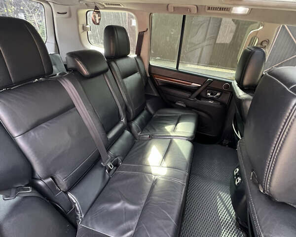 Серый Мицубиси Паджеро, объемом двигателя 2.97 л и пробегом 220 тыс. км за 12900 $, фото 16 на Automoto.ua