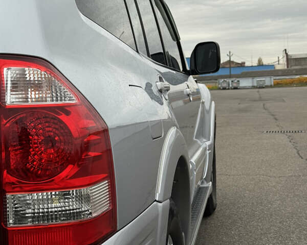 Сірий Міцубісі Паджеро, об'ємом двигуна 2.97 л та пробігом 211 тис. км за 10970 $, фото 9 на Automoto.ua