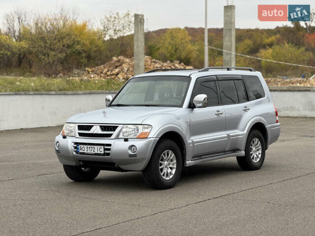 Сірий Міцубісі Паджеро, об'ємом двигуна 2.97 л та пробігом 211 тис. км за 10970 $, фото 2 на Automoto.ua