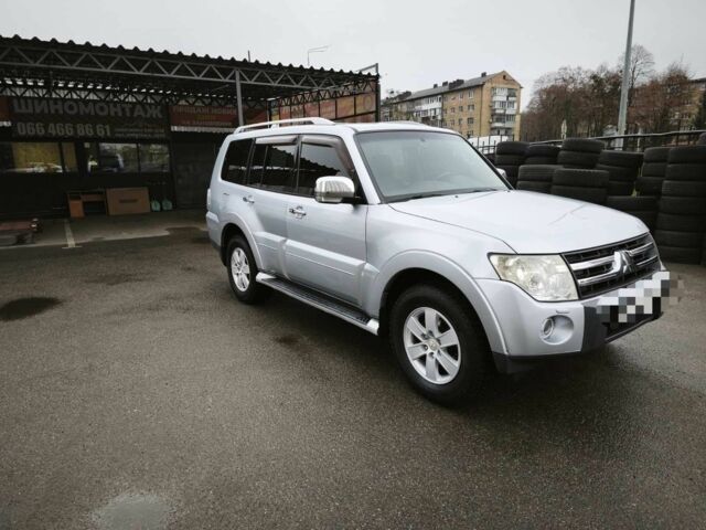 Сірий Міцубісі Паджеро, об'ємом двигуна 3 л та пробігом 170 тис. км за 11000 $, фото 1 на Automoto.ua