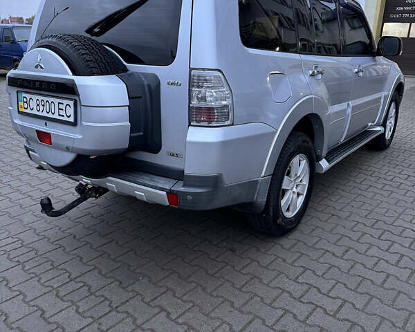 Серый Мицубиси Паджеро, объемом двигателя 3.2 л и пробегом 253 тыс. км за 12500 $, фото 6 на Automoto.ua