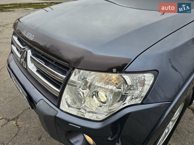 Сірий Міцубісі Паджеро, об'ємом двигуна 3 л та пробігом 187 тис. км за 11777 $, фото 9 на Automoto.ua