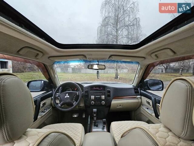 Сірий Міцубісі Паджеро, об'ємом двигуна 3 л та пробігом 187 тис. км за 11777 $, фото 59 на Automoto.ua