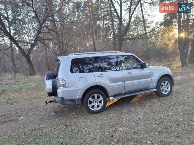 Сірий Міцубісі Паджеро, об'ємом двигуна 3.8 л та пробігом 251 тис. км за 14499 $, фото 27 на Automoto.ua