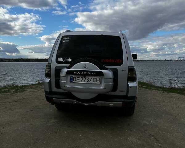 Сірий Міцубісі Паджеро, об'ємом двигуна 3.2 л та пробігом 295 тис. км за 13000 $, фото 19 на Automoto.ua