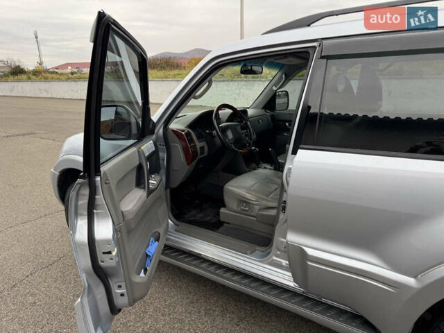 Сірий Міцубісі Паджеро, об'ємом двигуна 2.97 л та пробігом 211 тис. км за 10970 $, фото 17 на Automoto.ua