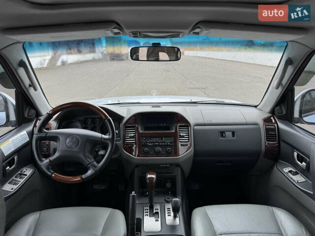 Сірий Міцубісі Паджеро, об'ємом двигуна 2.97 л та пробігом 211 тис. км за 10970 $, фото 18 на Automoto.ua