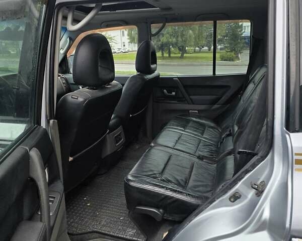 Сірий Міцубісі Паджеро, об'ємом двигуна 3 л та пробігом 396 тис. км за 7899 $, фото 12 на Automoto.ua