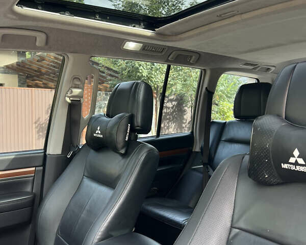 Серый Мицубиси Паджеро, объемом двигателя 2.97 л и пробегом 220 тыс. км за 12900 $, фото 11 на Automoto.ua