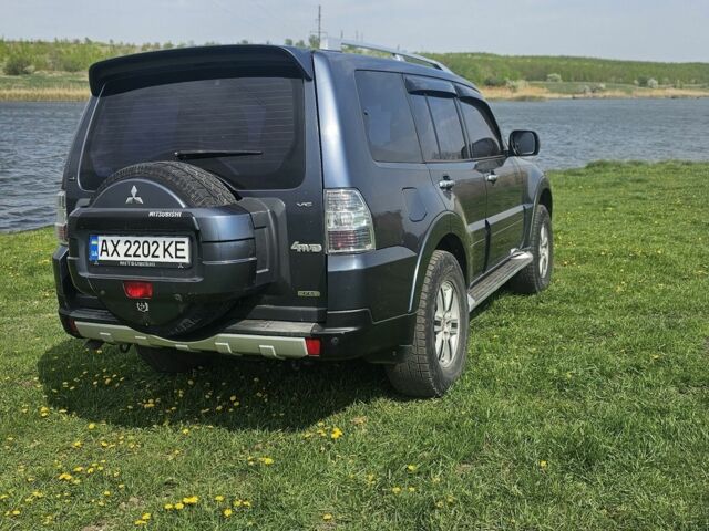 Сірий Міцубісі Паджеро, об'ємом двигуна 3 л та пробігом 300 тис. км за 11500 $, фото 5 на Automoto.ua