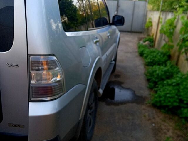 Сірий Міцубісі Паджеро, об'ємом двигуна 3 л та пробігом 240 тис. км за 11000 $, фото 4 на Automoto.ua