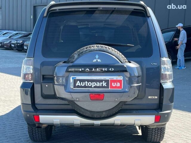 Сірий Міцубісі Паджеро, об'ємом двигуна 3 л та пробігом 162 тис. км за 11990 $, фото 7 на Automoto.ua