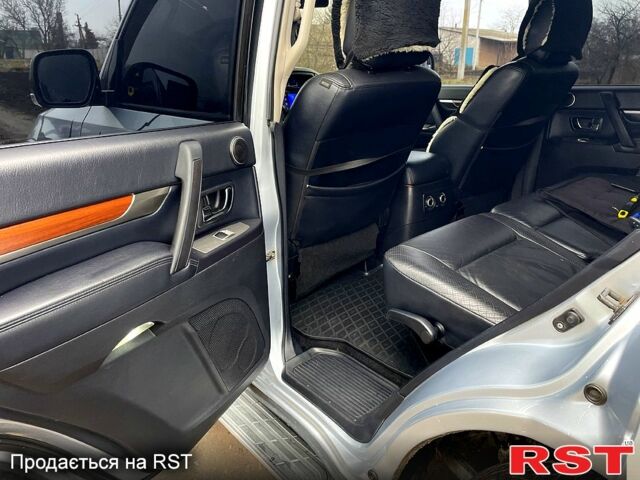 Сірий Міцубісі Паджеро, об'ємом двигуна 3.8 л та пробігом 213 тис. км за 10300 $, фото 5 на Automoto.ua