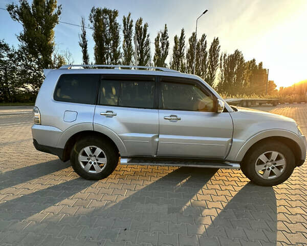 Сірий Міцубісі Паджеро, об'ємом двигуна 3 л та пробігом 220 тис. км за 9100 $, фото 7 на Automoto.ua
