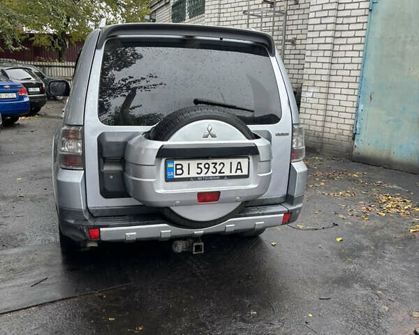 Серый Мицубиси Паджеро, объемом двигателя 3.8 л и пробегом 275 тыс. км за 5500 $, фото 3 на Automoto.ua