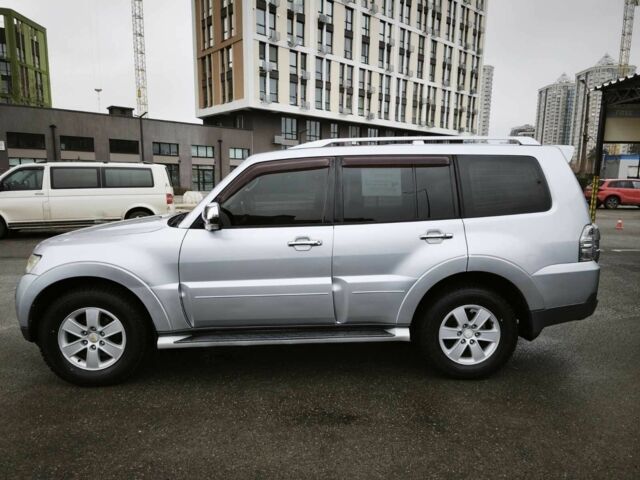 Сірий Міцубісі Паджеро, об'ємом двигуна 3 л та пробігом 170 тис. км за 11000 $, фото 3 на Automoto.ua