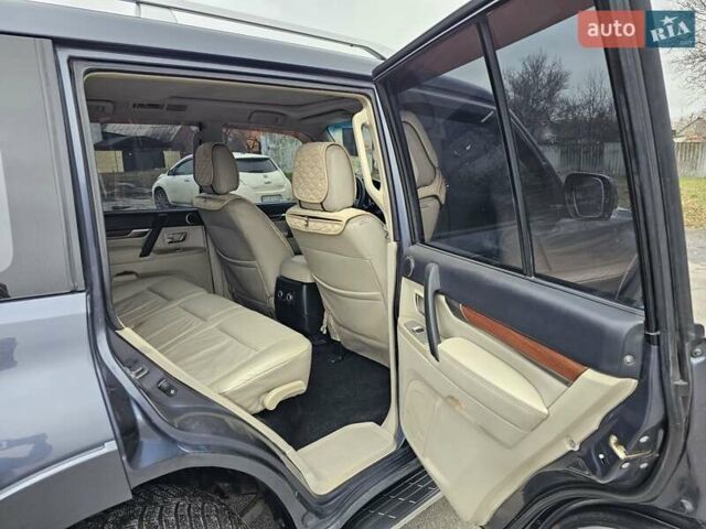 Сірий Міцубісі Паджеро, об'ємом двигуна 3 л та пробігом 187 тис. км за 11777 $, фото 22 на Automoto.ua