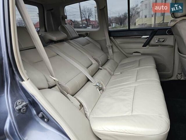 Сірий Міцубісі Паджеро, об'ємом двигуна 3 л та пробігом 187 тис. км за 11777 $, фото 29 на Automoto.ua