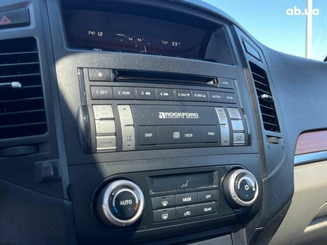 Сірий Міцубісі Паджеро, об'ємом двигуна 3 л та пробігом 162 тис. км за 11990 $, фото 21 на Automoto.ua