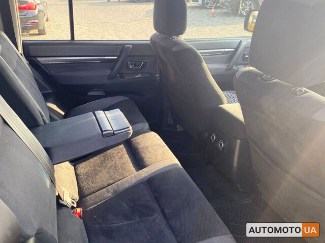 Сірий Міцубісі Паджеро, об'ємом двигуна 3.2 л та пробігом 260 тис. км за 15300 $, фото 24 на Automoto.ua