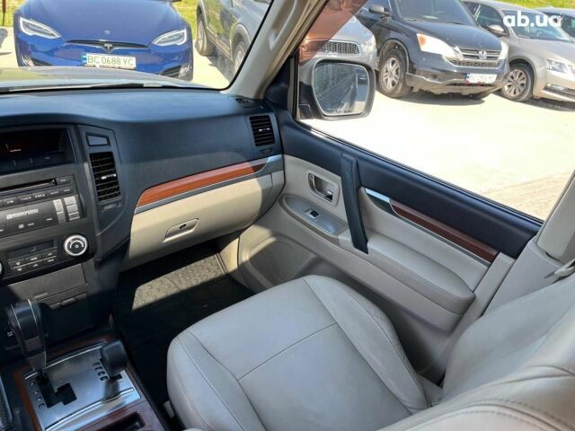 Сірий Міцубісі Паджеро, об'ємом двигуна 3 л та пробігом 162 тис. км за 11990 $, фото 32 на Automoto.ua