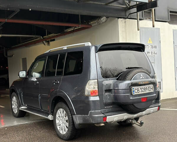 Сірий Міцубісі Паджеро, об'ємом двигуна 3.2 л та пробігом 235 тис. км за 10950 $, фото 6 на Automoto.ua