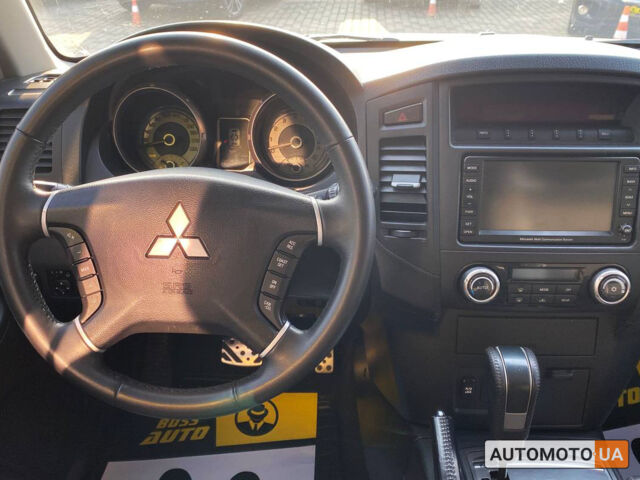 Сірий Міцубісі Паджеро, об'ємом двигуна 3.2 л та пробігом 260 тис. км за 15300 $, фото 13 на Automoto.ua