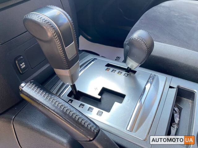 Сірий Міцубісі Паджеро, об'ємом двигуна 3.2 л та пробігом 260 тис. км за 15300 $, фото 17 на Automoto.ua