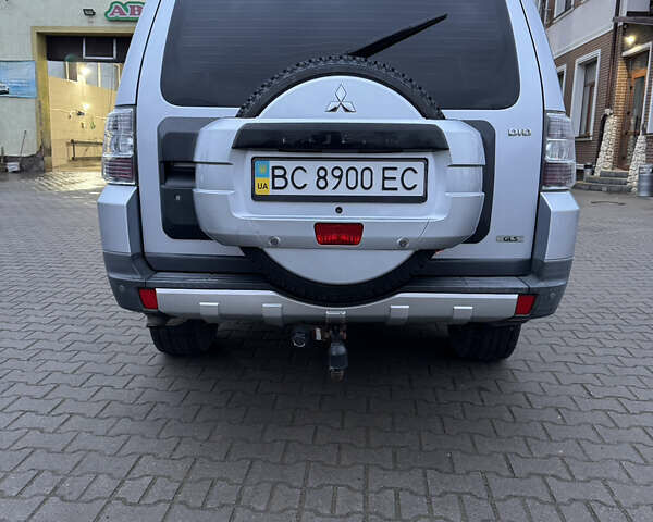 Серый Мицубиси Паджеро, объемом двигателя 3.2 л и пробегом 253 тыс. км за 12500 $, фото 7 на Automoto.ua