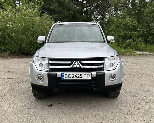 Сірий Міцубісі Паджеро, об'ємом двигуна 2.97 л та пробігом 187 тис. км за 10500 $, фото 3 на Automoto.ua