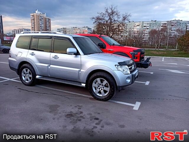 Серый Мицубиси Паджеро, объемом двигателя 3.8 л и пробегом 224 тыс. км за 10700 $, фото 5 на Automoto.ua