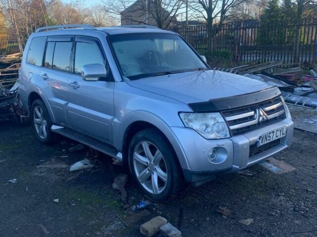 Серый Мицубиси Паджеро, объемом двигателя 3.2 л и пробегом 150 тыс. км за 4062 $, фото 1 на Automoto.ua