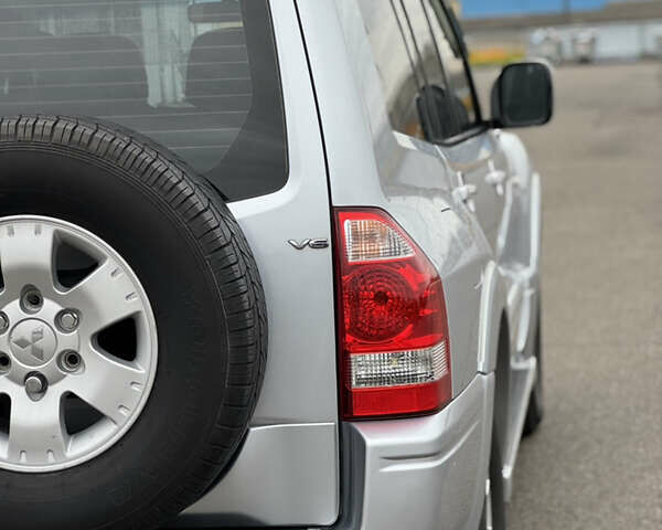 Сірий Міцубісі Паджеро, об'ємом двигуна 2.97 л та пробігом 211 тис. км за 10970 $, фото 7 на Automoto.ua