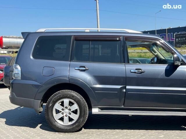 Сірий Міцубісі Паджеро, об'ємом двигуна 3 л та пробігом 162 тис. км за 11990 $, фото 5 на Automoto.ua