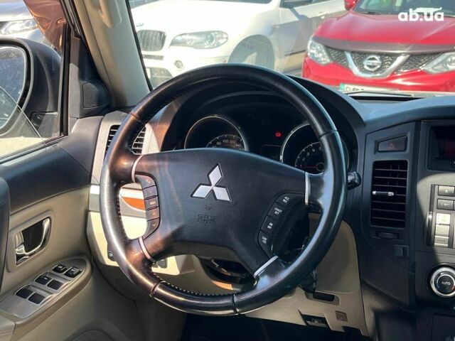 Сірий Міцубісі Паджеро, об'ємом двигуна 3 л та пробігом 162 тис. км за 11990 $, фото 30 на Automoto.ua