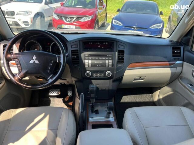 Сірий Міцубісі Паджеро, об'ємом двигуна 3 л та пробігом 162 тис. км за 11990 $, фото 29 на Automoto.ua