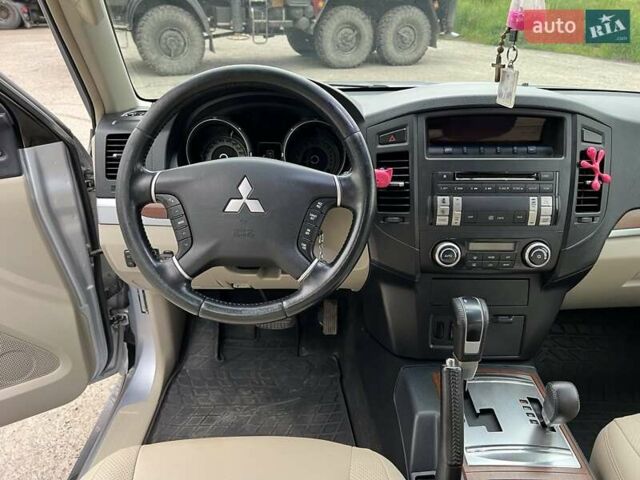 Сірий Міцубісі Паджеро, об'ємом двигуна 2.97 л та пробігом 187 тис. км за 10500 $, фото 17 на Automoto.ua