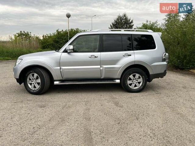 Сірий Міцубісі Паджеро, об'ємом двигуна 2.97 л та пробігом 187 тис. км за 10500 $, фото 1 на Automoto.ua