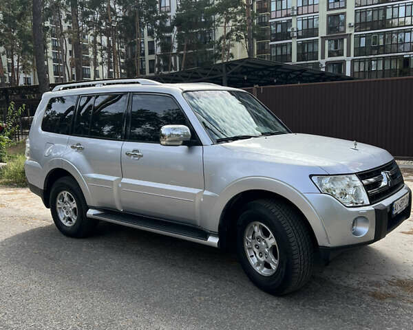 Серый Мицубиси Паджеро, объемом двигателя 2.97 л и пробегом 220 тыс. км за 12900 $, фото 2 на Automoto.ua