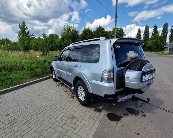 Мицубиси Паджеро 2007 в Луцке на Automoto.ua Серый Мицубиси Паджеро, объемом двигателя 2.97 л и пробегом 240 тыс. км за 11700 $, фото 3 на Automoto.ua